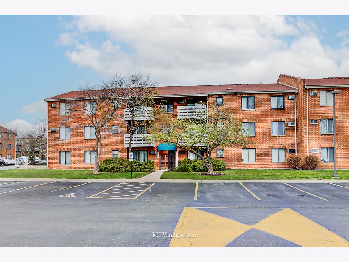 Condominiums Sold Beacon Cove Palatine Illinois, 1281 Winslowe
