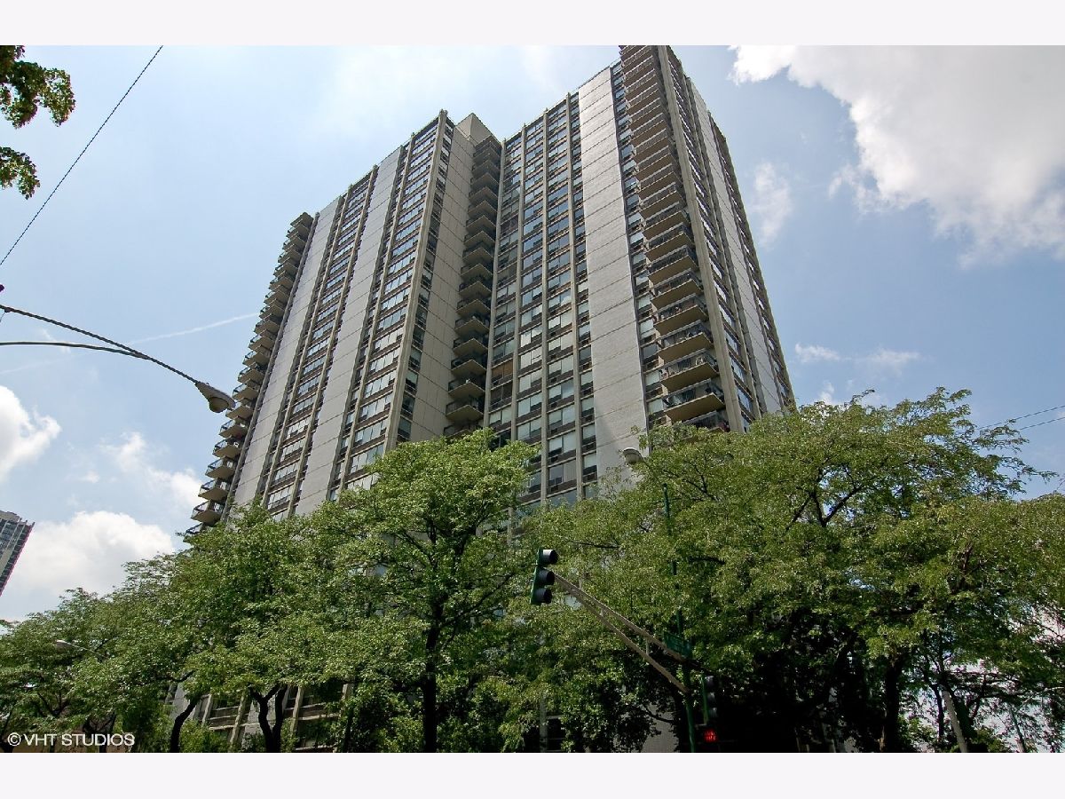 Condominiums Sold Eliot House Chicago Illinois, 1255 Sandburg