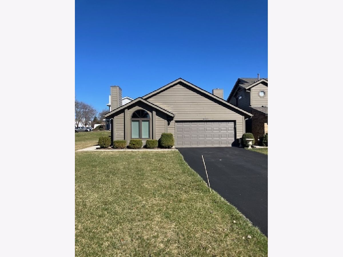 Townhomes & Homes Sold Sawmill Creek Darien Illinois, 8053 Wildwood