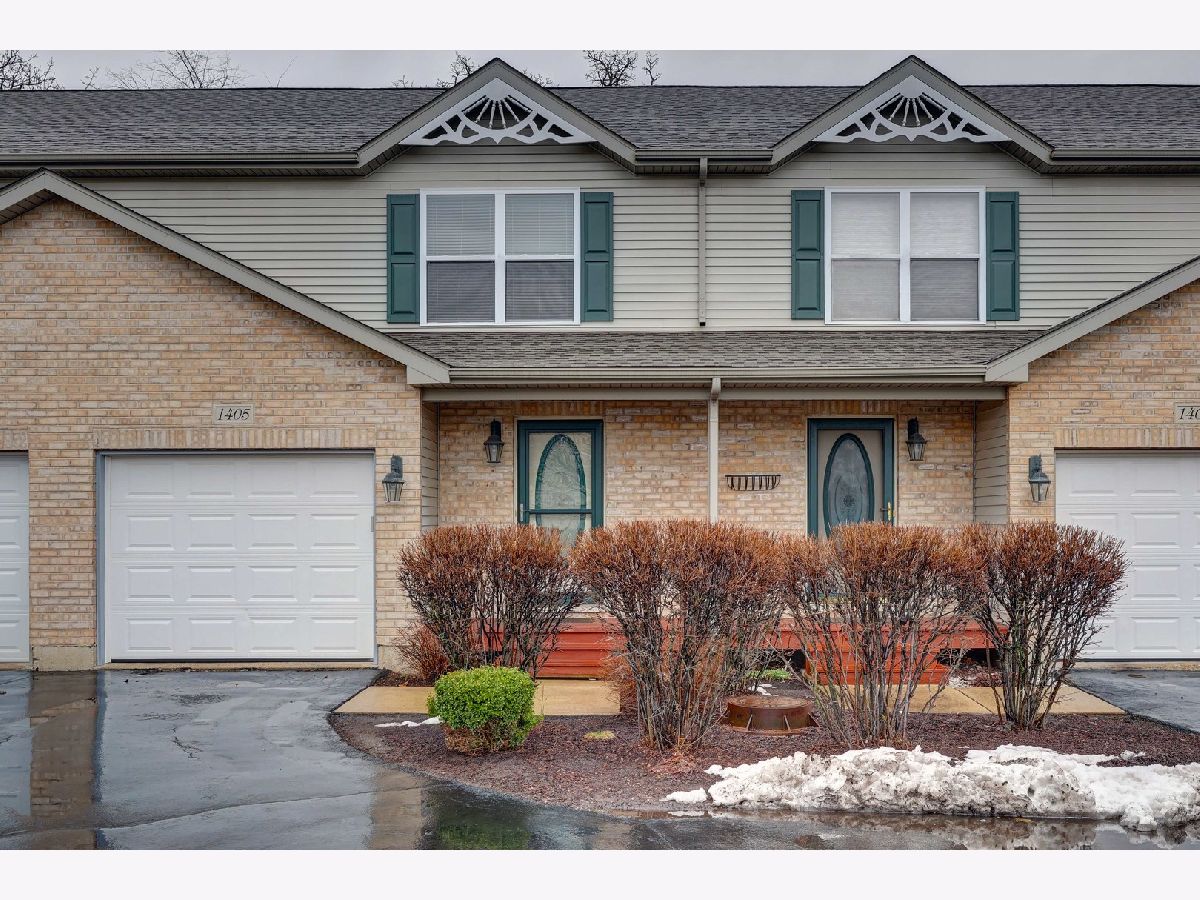 Townhomes & Condos Sold Hidden Valley Woodstock Illinois, 1405 Rhett