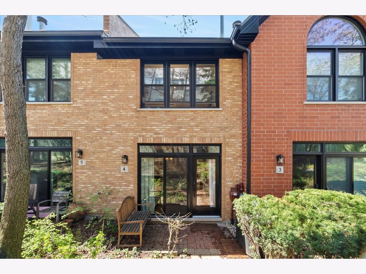 Townhomes & Condos Sold Wolcott Row Chicago Illinois, 1801 Diversey