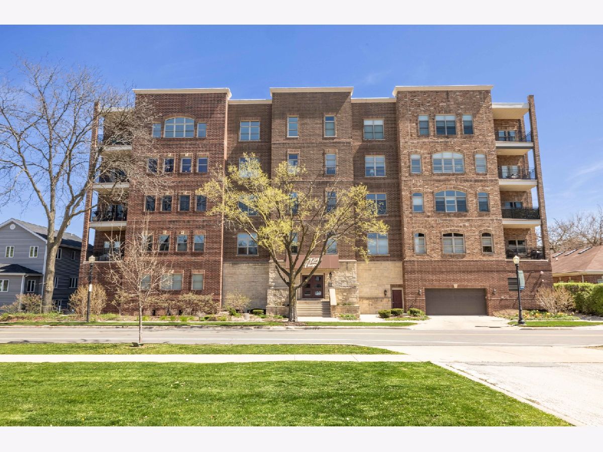 Condominiums & Homes Sold 4929 Forest Downers Grove Illinois, 4929 Forest