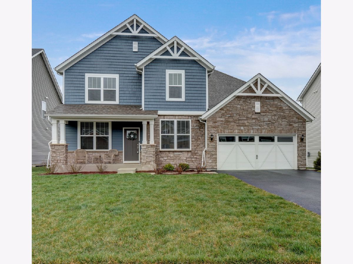Homes Sold Eastfield Bartlett Illinois, 1720 Eastfield