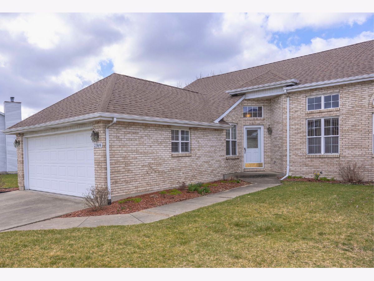 Townhomes Sold Caton Crest Crest Hill Illinois, 2369 Caton Crest