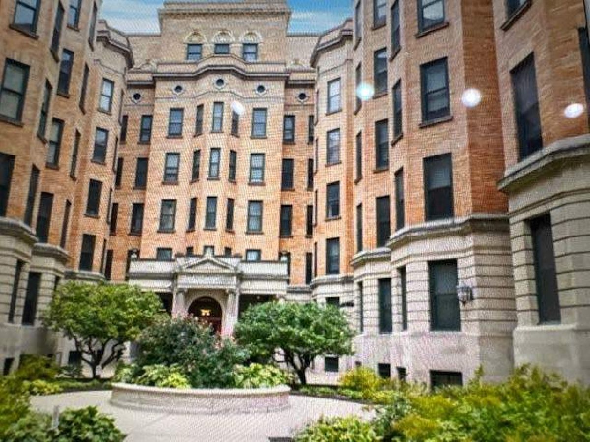 Condominiums Sold Commodore Chicago Illinois, 550 Surf