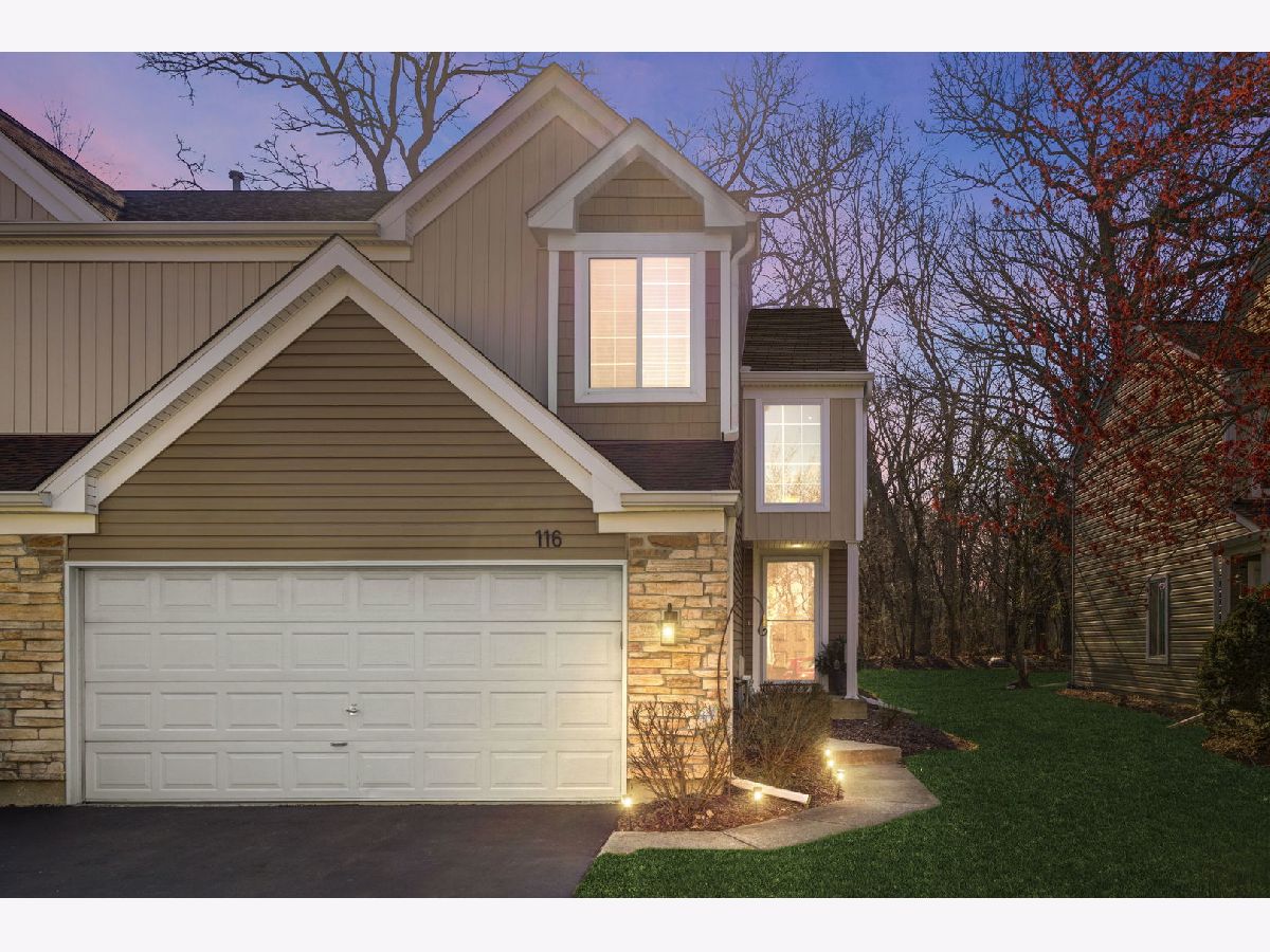 Townhomes Sold Sherwood Forest Streamwood Illinois, 116 Locksley