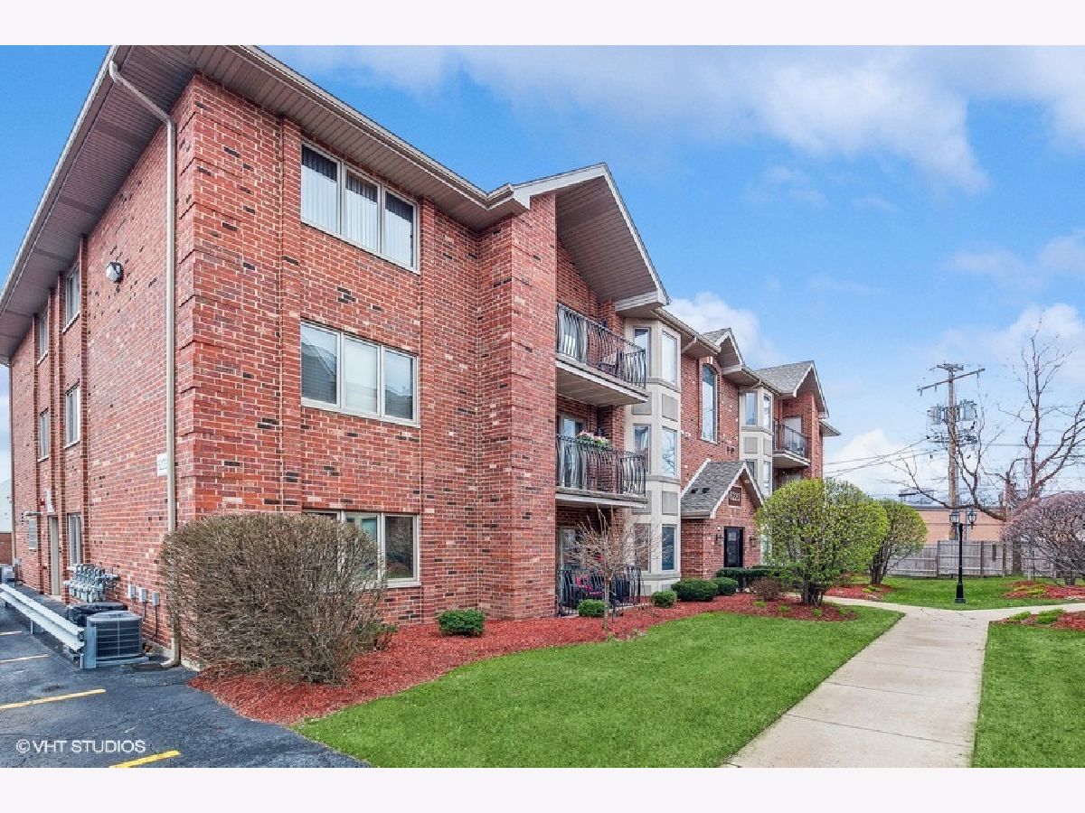 Condominiums Sold Clara Court Oak Lawn Illinois, 6223 94th