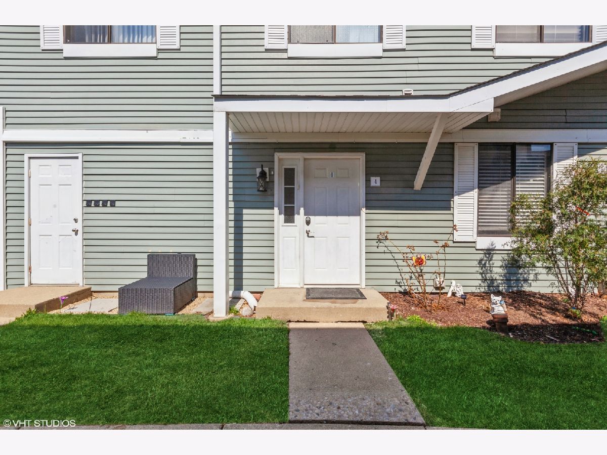 Townhomes & Condos Sold Winchester Warrenville Illinois, 2S742 Winchester