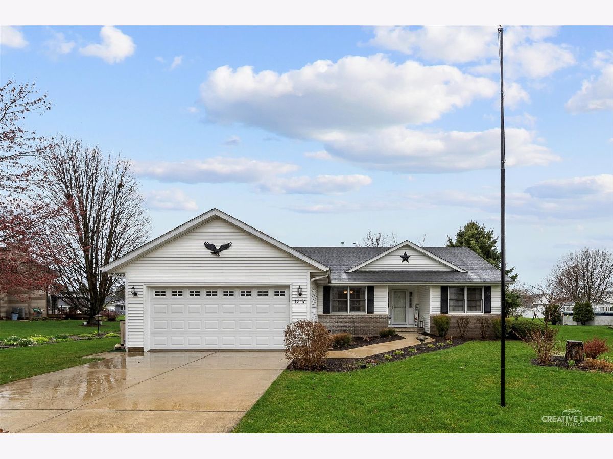 Homes & Townhomes Sold Sandhurst Sandwich Illinois, 1251 Deer Run