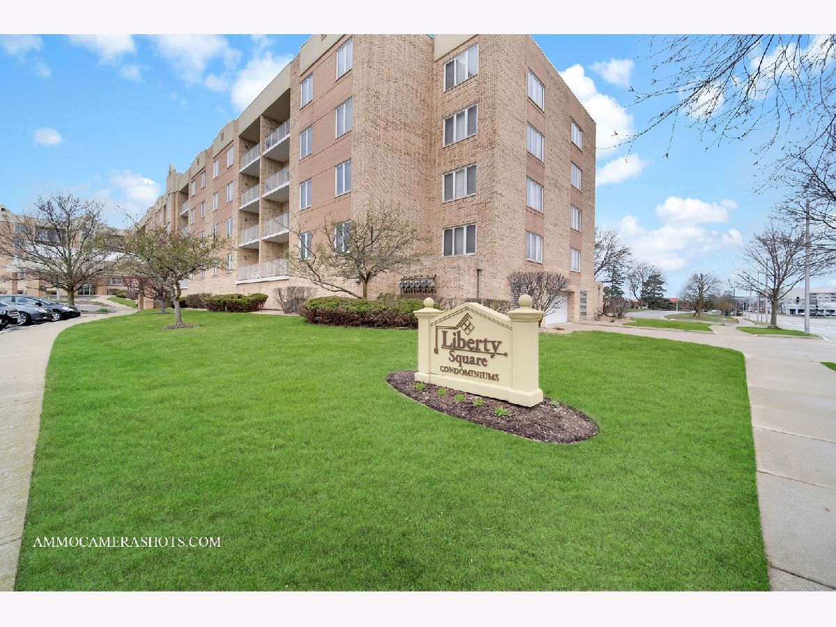 Condominiums & Homes Sold Liberty Square Lombard Illinois, 2240 Grace