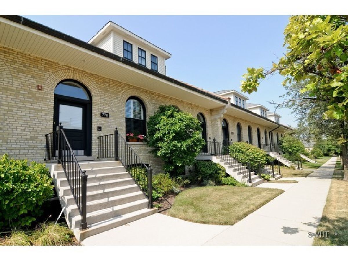 Homes & Townhomes & Condos Rented Fort Sheridan Highwood Illinois, 774 Lyster