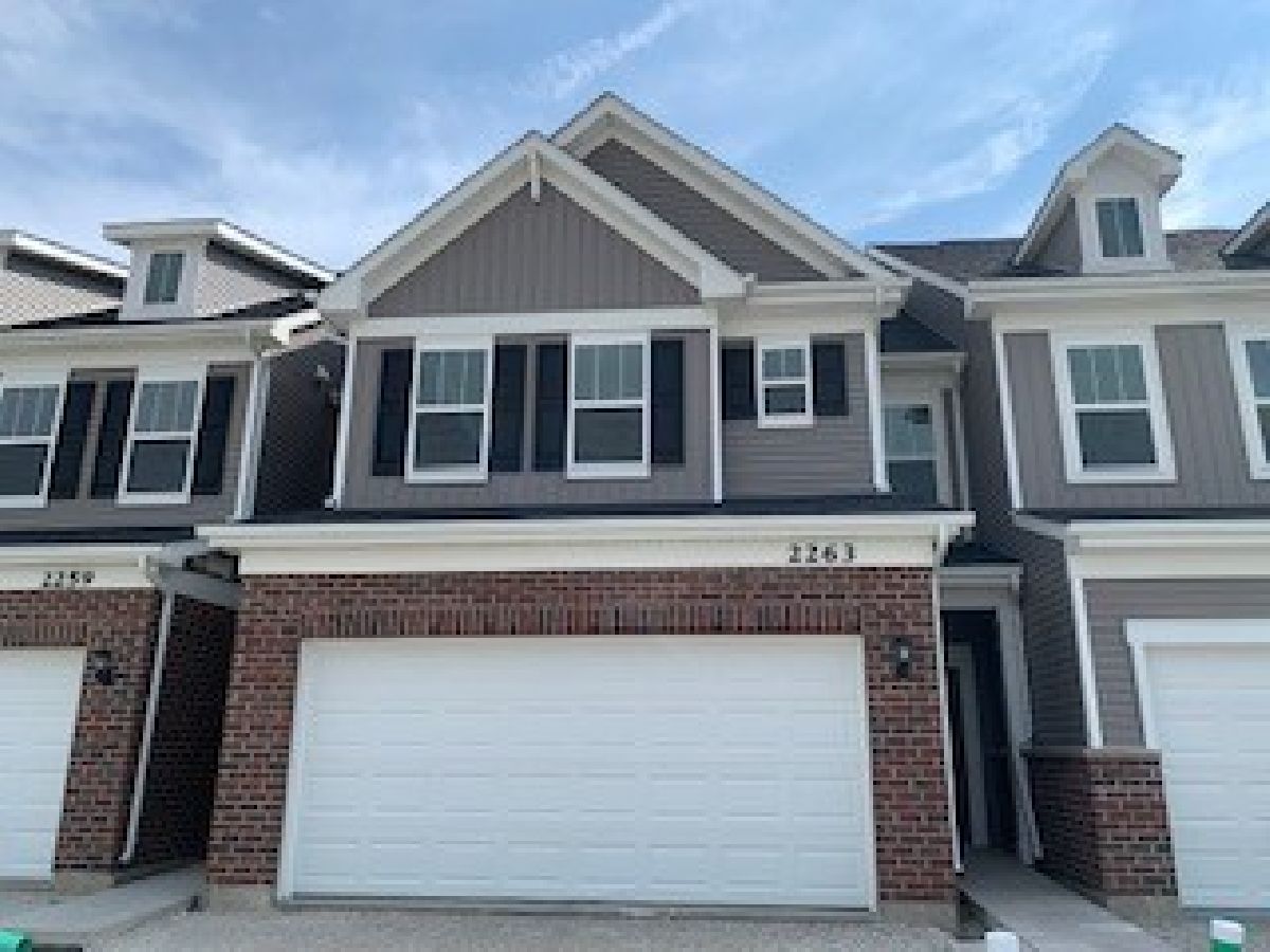 Condos & Townhomes & Homes Sold Sawgrass Bolingbrook Illinois, 2263 Ryegrass
