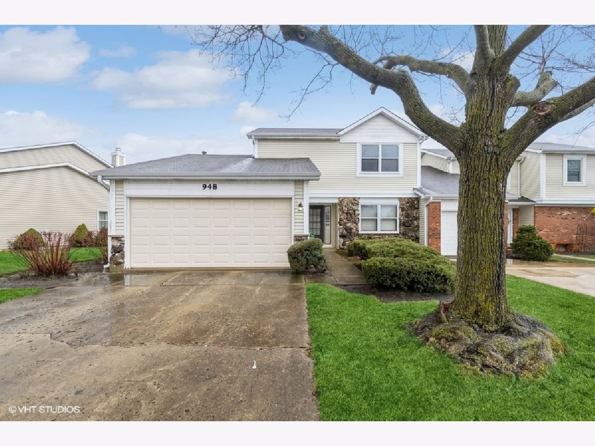 Townhomes Rented Colony Lake Schaumburg Illinois, 948 Fieldstone