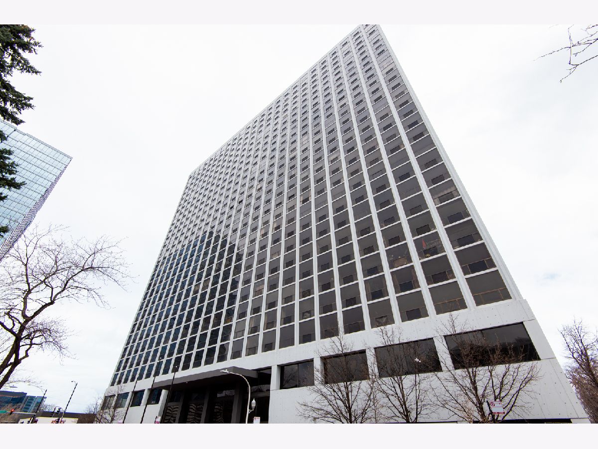 Condominiums Sold Boardwalk Chicago Illinois, 4343 Clarendon