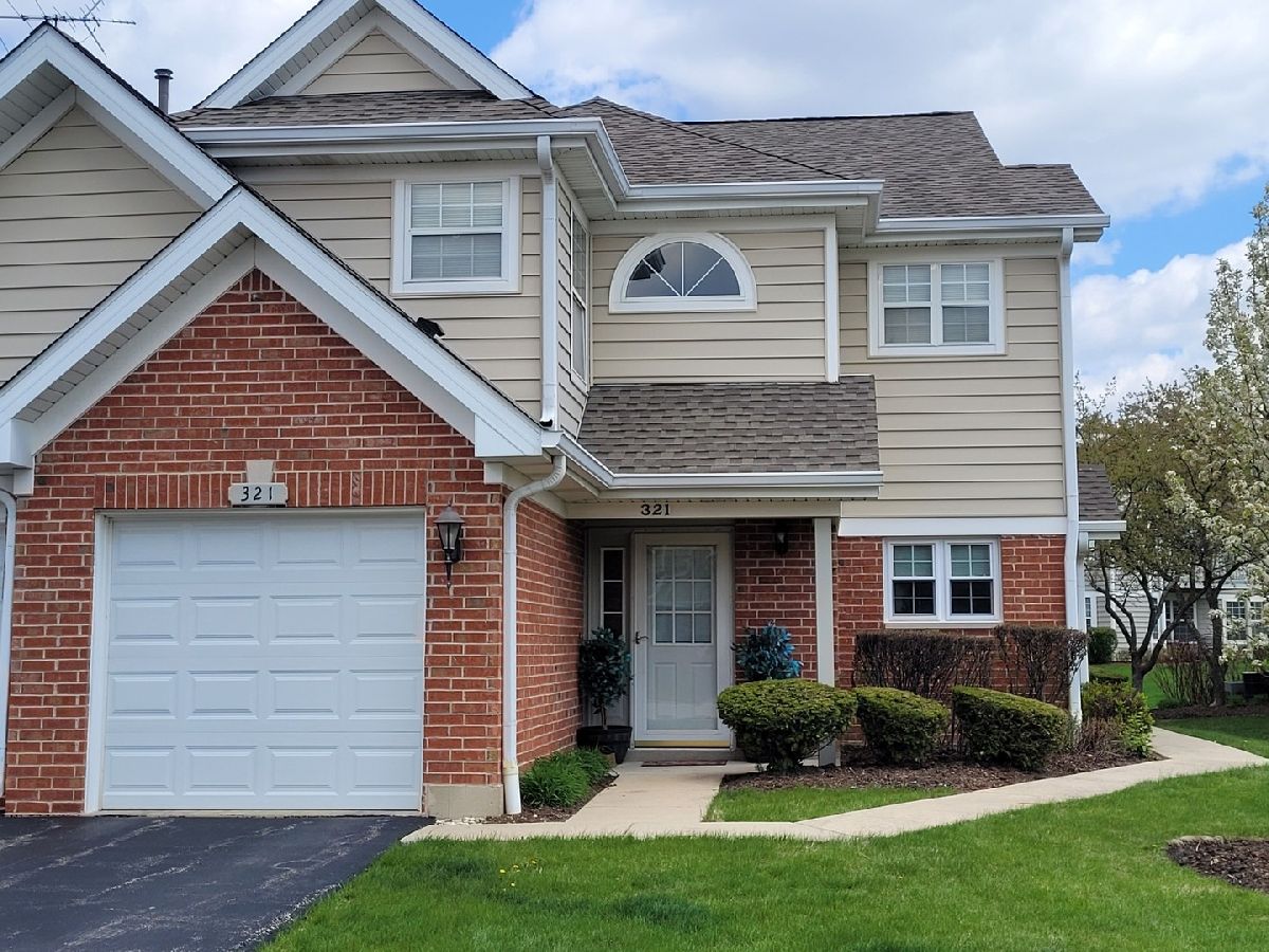 Townhomes & Condos Rented Heatherwood North Schaumburg Illinois, 321 Sheffield