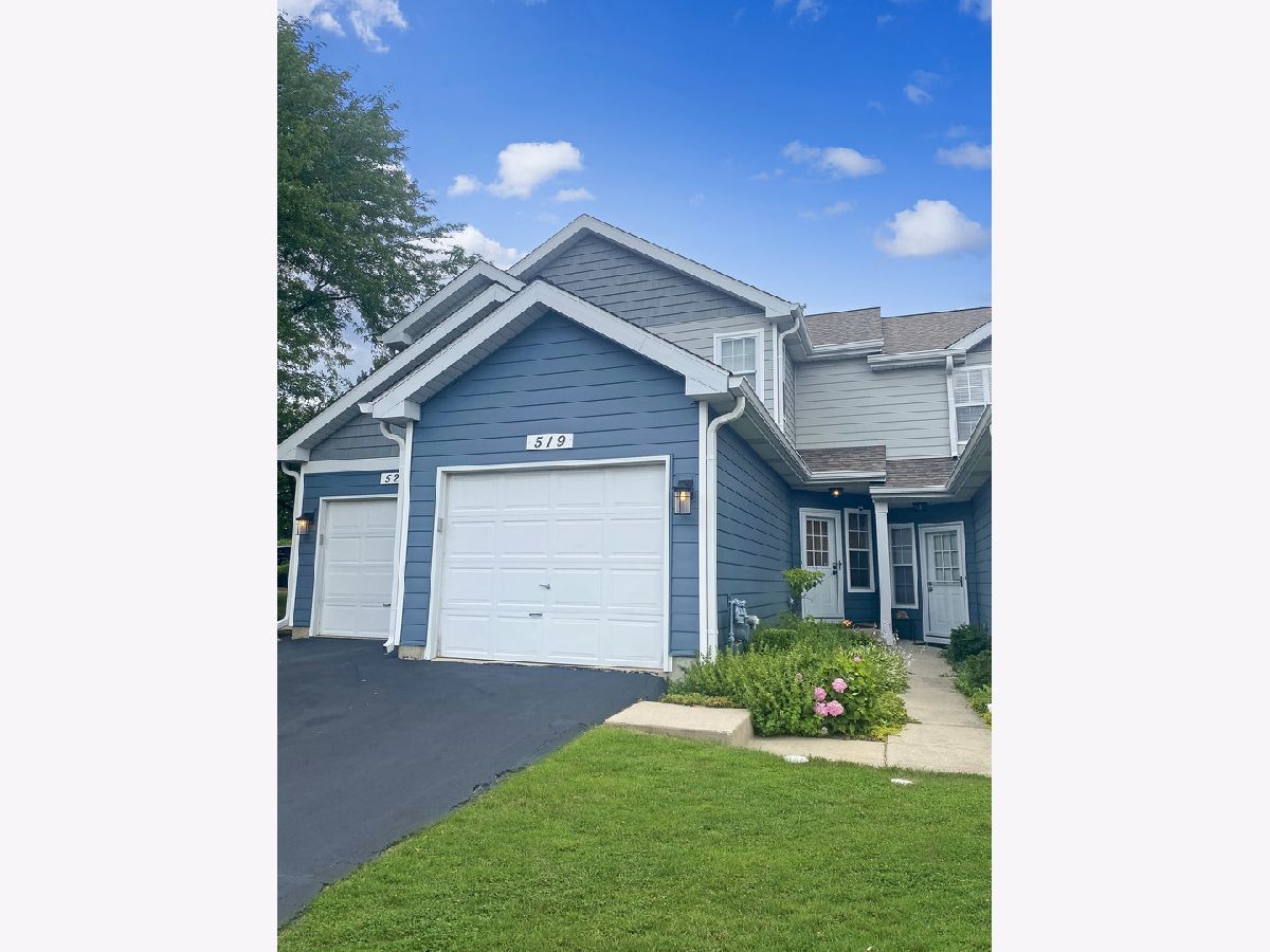 Townhomes Rented Woodhaven Mundelein Illinois, 519 Woodcrest
