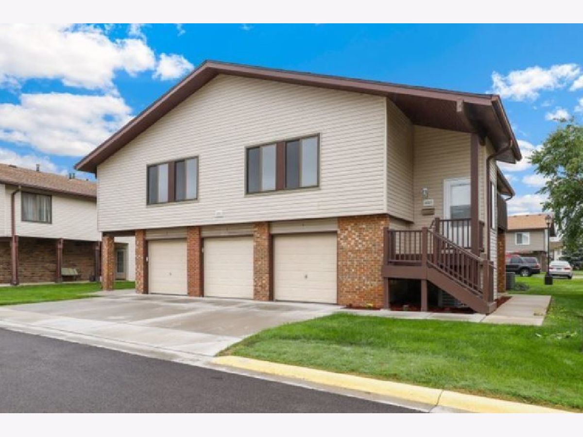 Townhomes & Condos Rented Larkspur Hanover Park Illinois, 1332 Kingsbury