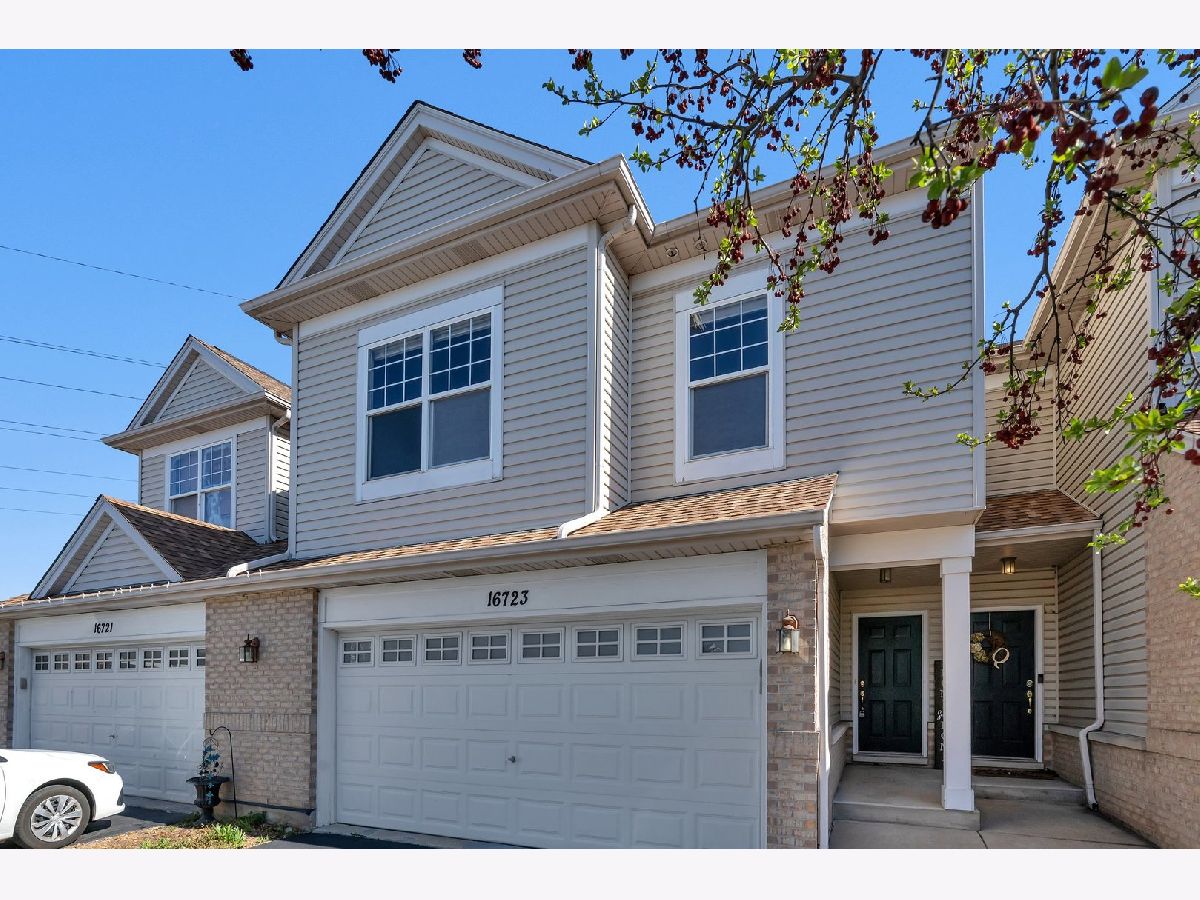 Townhomes & Homes Sold Arbor Creek Plainfield Illinois, 16723 Hazelwood