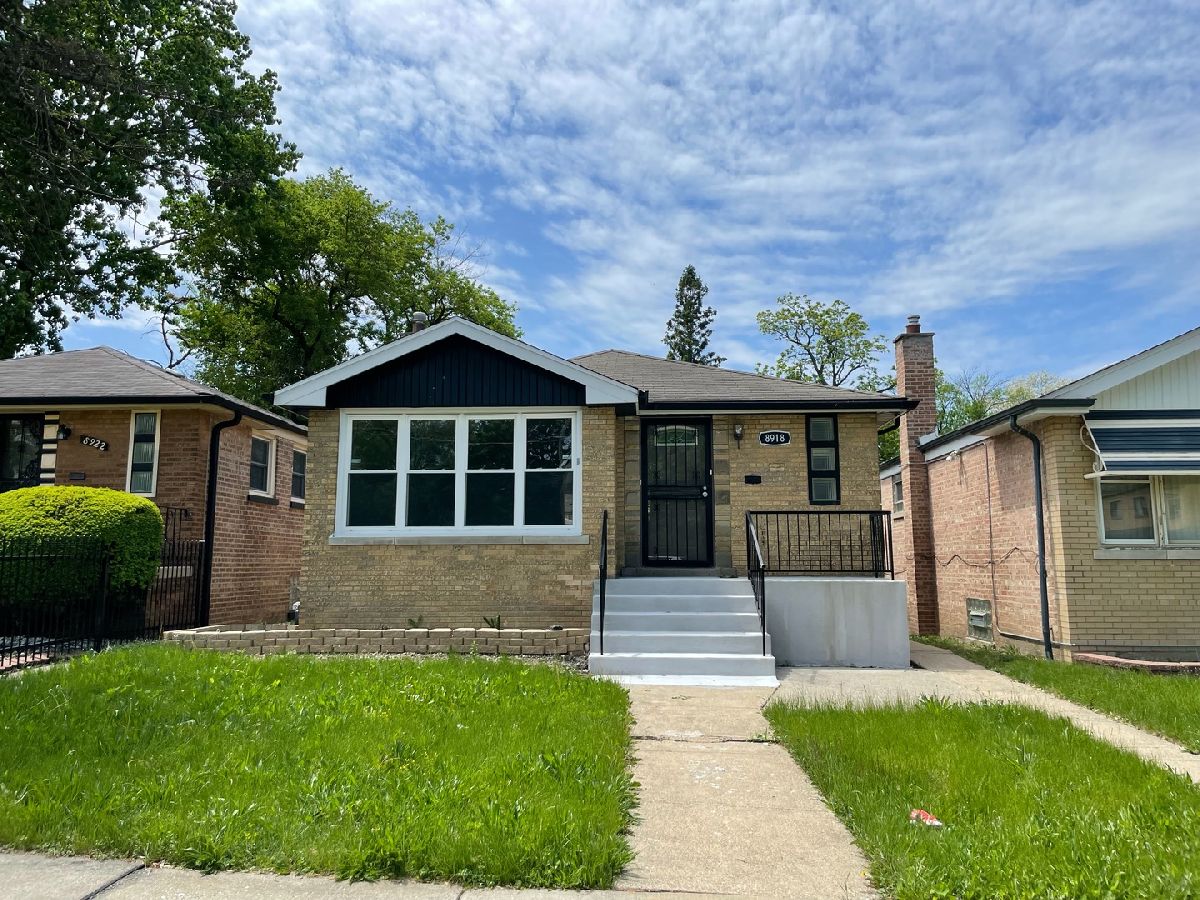 Homes Sold Gresham Chicago Illinois, 8918 Paulina