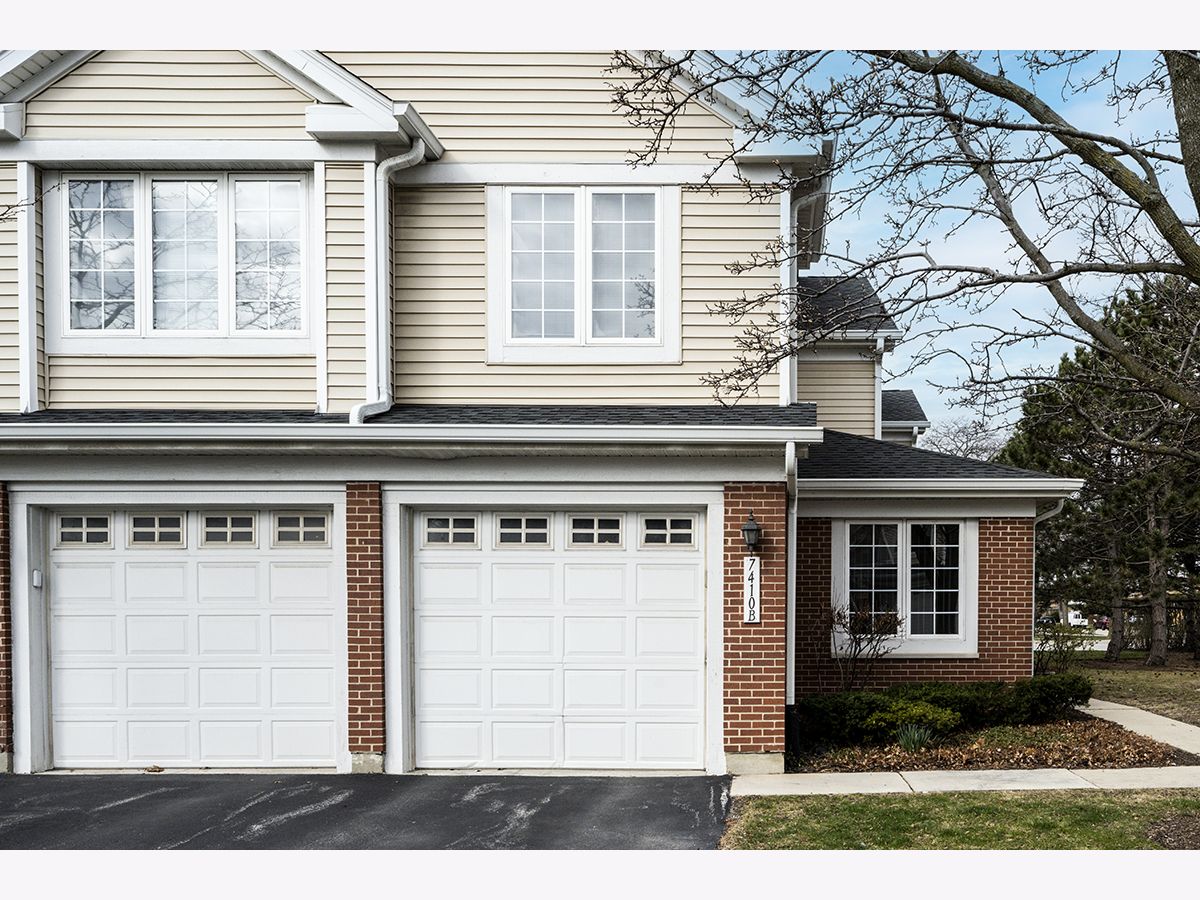 Condos & Townhomes Sold Lincoln Ridge Skokie Illinois, 7410 Lincoln
