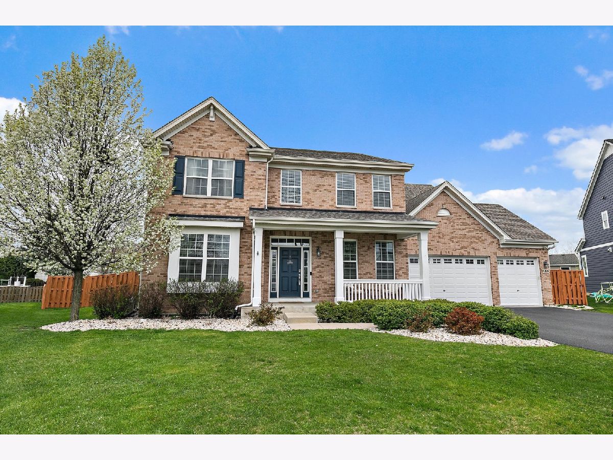 Homes Sold Waterford Estates Crystal Lake Illinois, 884 Kelsey