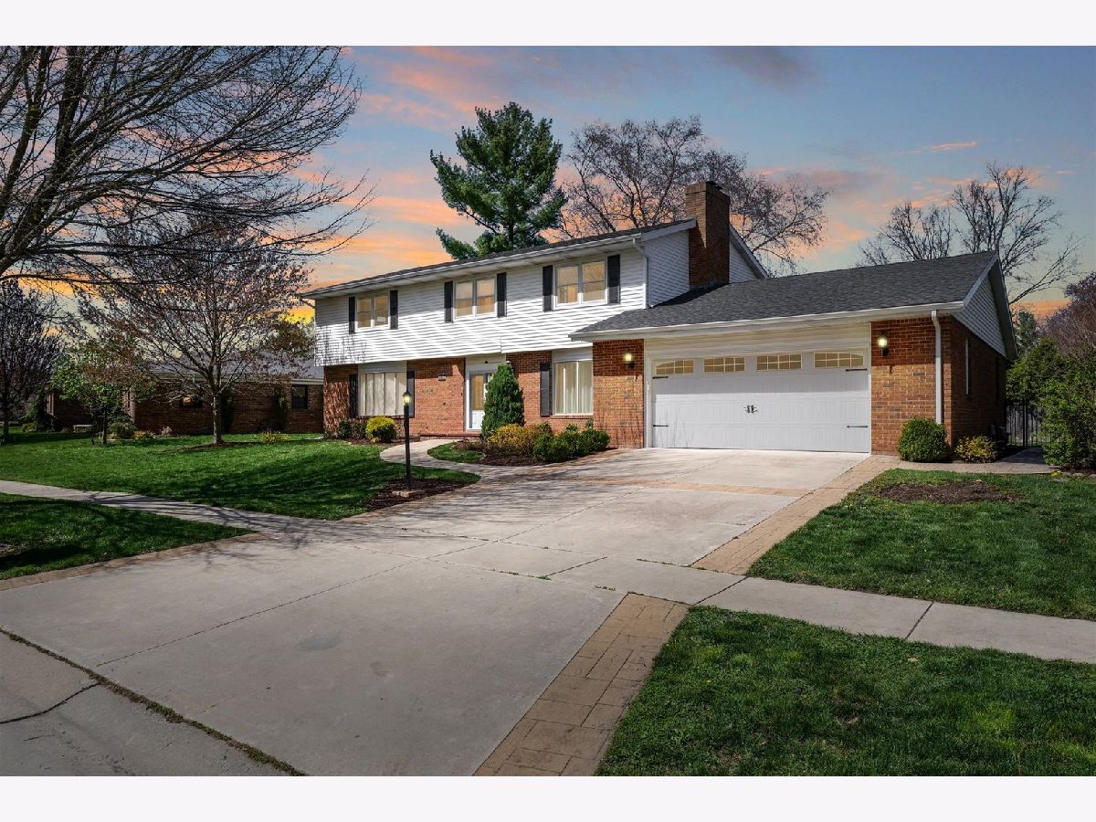 Homes & Condominiums Sold Devonshire Champaign Illinois, 1004 Harrington
