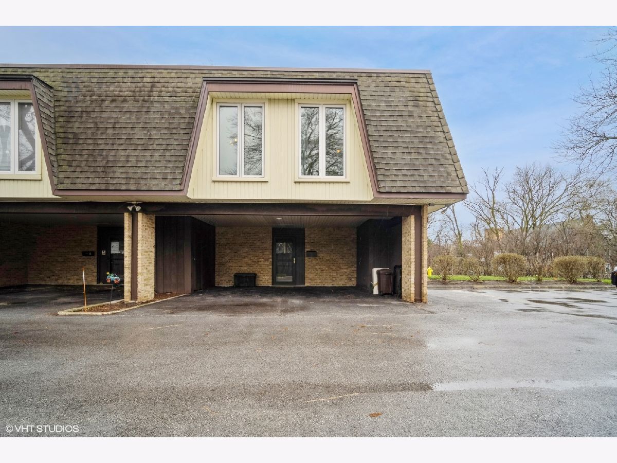 Townhomes & Condos & Homes Sold Valley Lo Glenview Illinois, 1835 Tanglewood