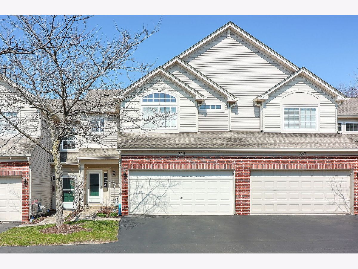 Townhomes Sold Abington Woods Aurora Illinois, 349 Abington Woods