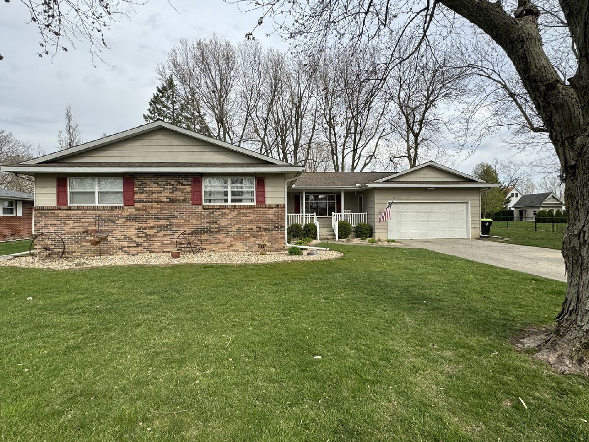  Sold Maroa Illinois, 210 Pine