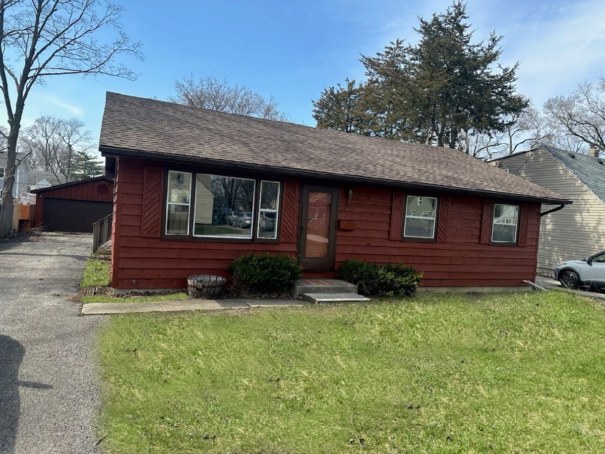  Rented Round Lake Heights Illinois, 1804 Hiawatha