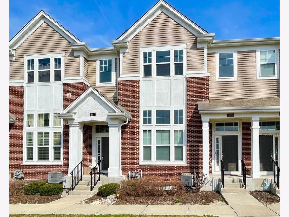 Townhomes & Condos Sold Lehigh Station Aurora Illinois, 859 Lewisburg