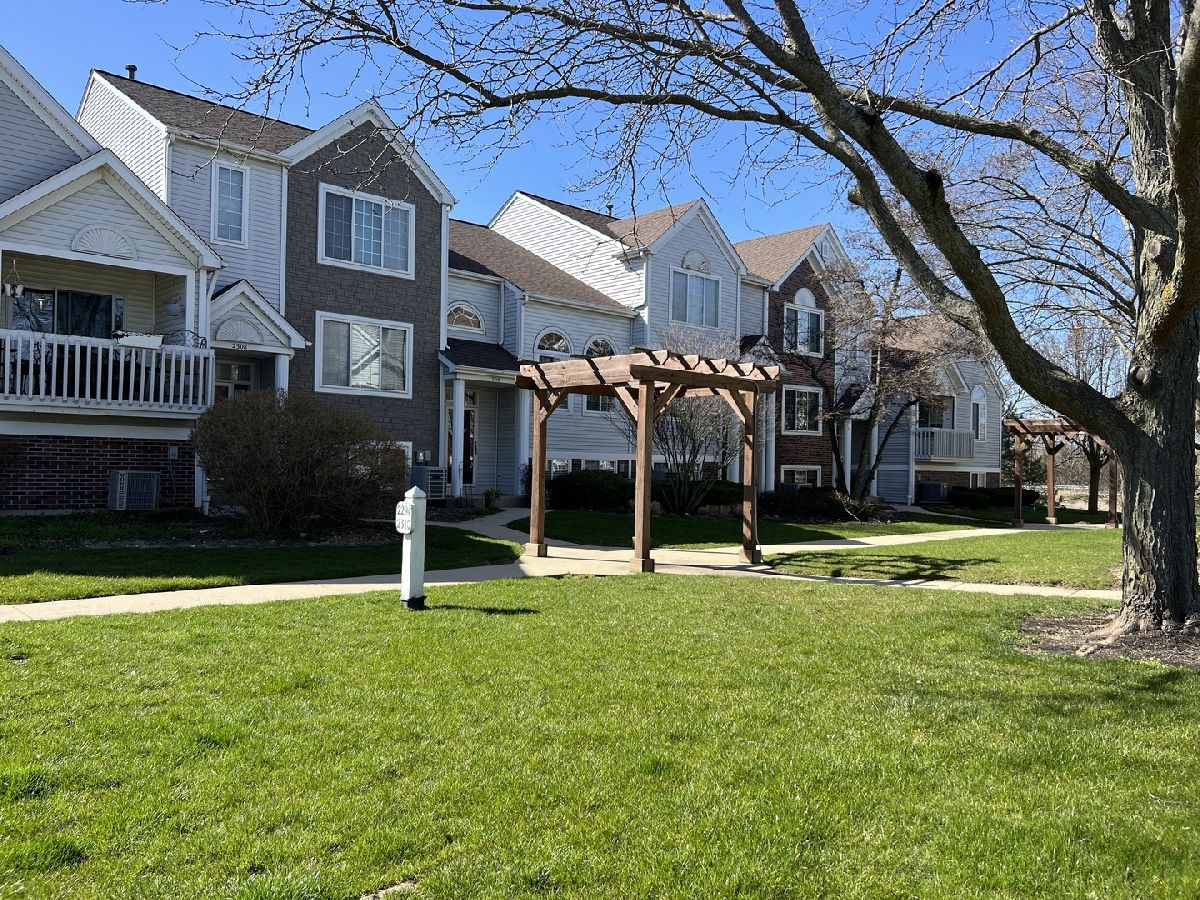 Townhomes & Condos & Homes Sold Dawson Mill Algonquin Illinois, 2310 Dawson