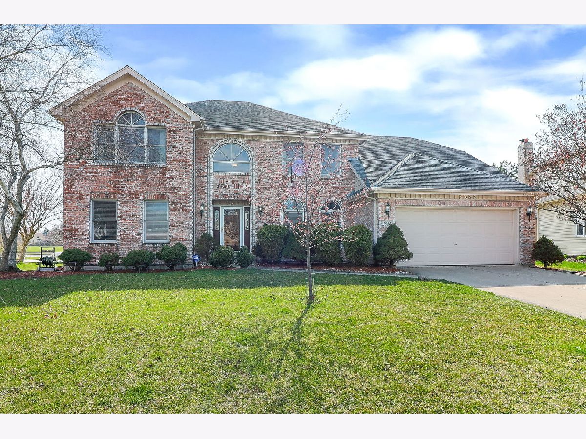 Homes & Condos & Townhomes Rented Green Trails Lisle Illinois, 2825 Tory