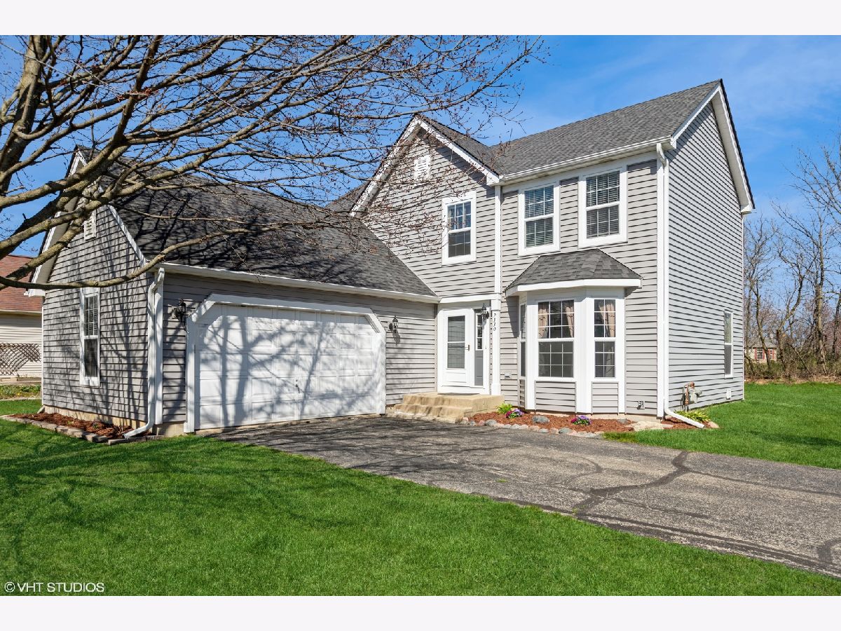 Homes & Townhomes Sold Applewood Woodstock Illinois, 2330 Applewood