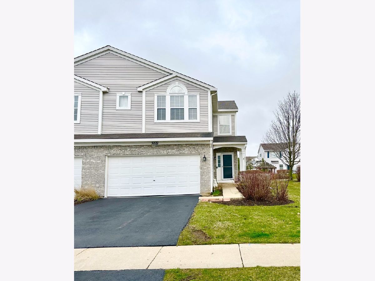 Townhomes & Condos Rented Princeton Crossing Lake In The Hills Illinois, 3222 Harvard