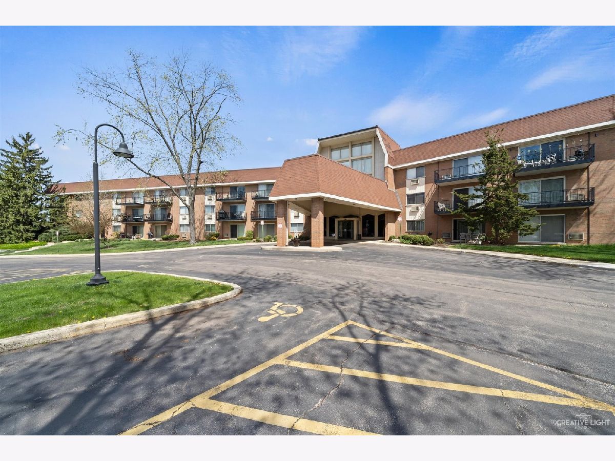 Condominiums Sold Royal Glen Glen Ellyn Illinois, 1188 Royal Glen