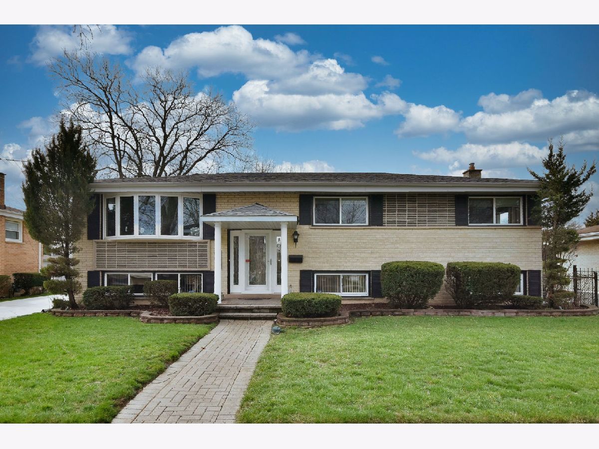 Homes & Condominiums Sold Brookwood Wood Dale Illinois, 618 Forest Preserve