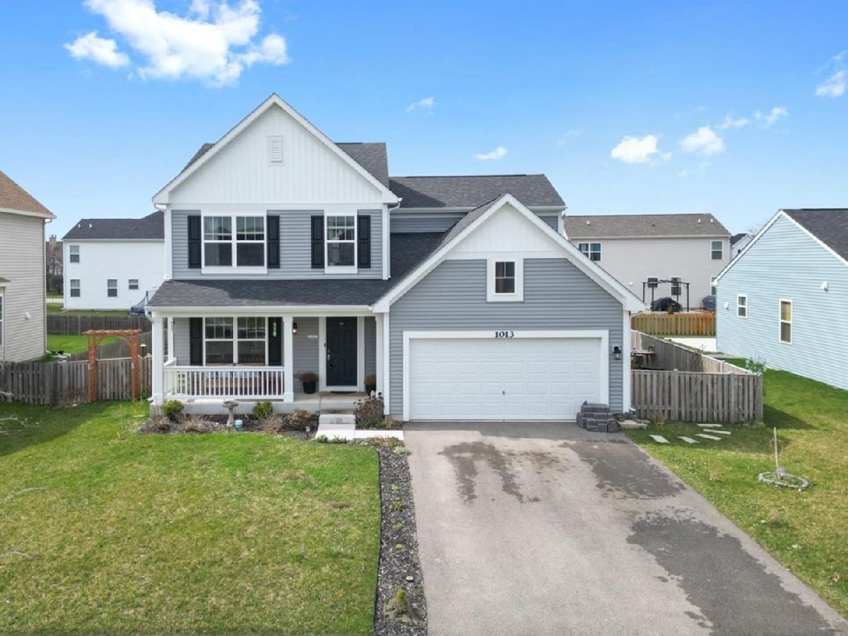 Homes & Condos & Townhomes Sold Lakewood Springs Club Plano Illinois, 1013 Daniel