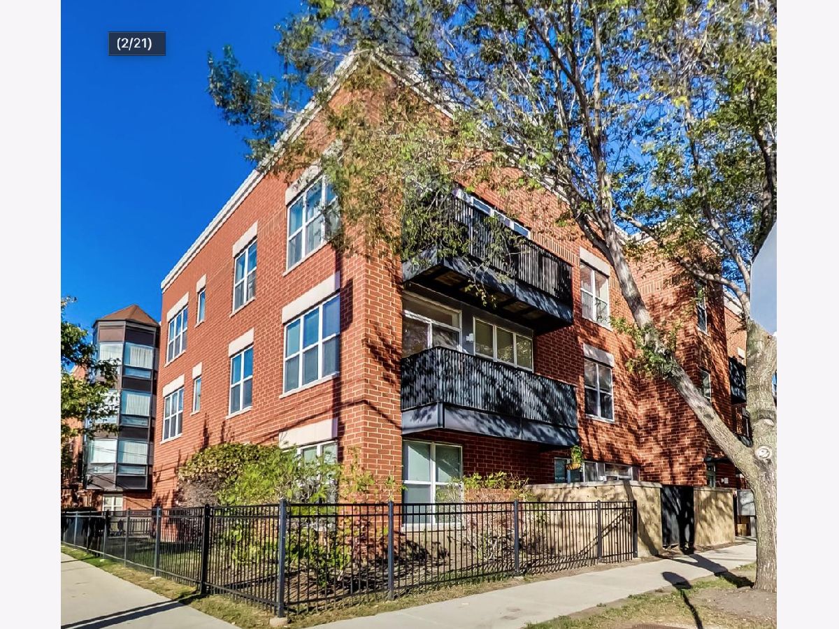 Condominiums Rented Westhaven Park Chicago Illinois, 1752 Maypole