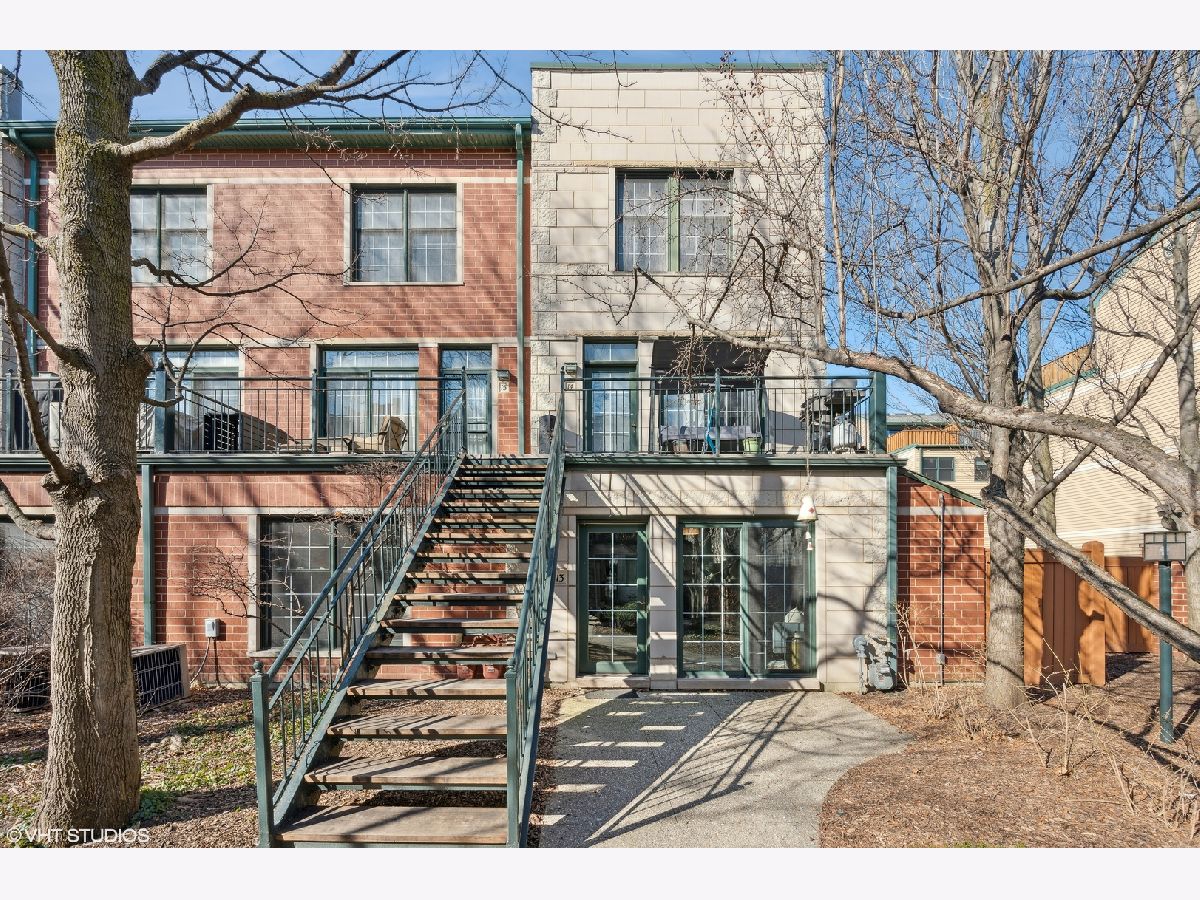 Townhomes & Condos Sold Dearborn Village Chicago Illinois, 1813 Clark