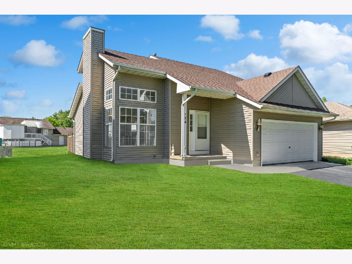 Homes & Condos & Townhomes Sold Willow Glen Genoa Illinois, 734 Redwood