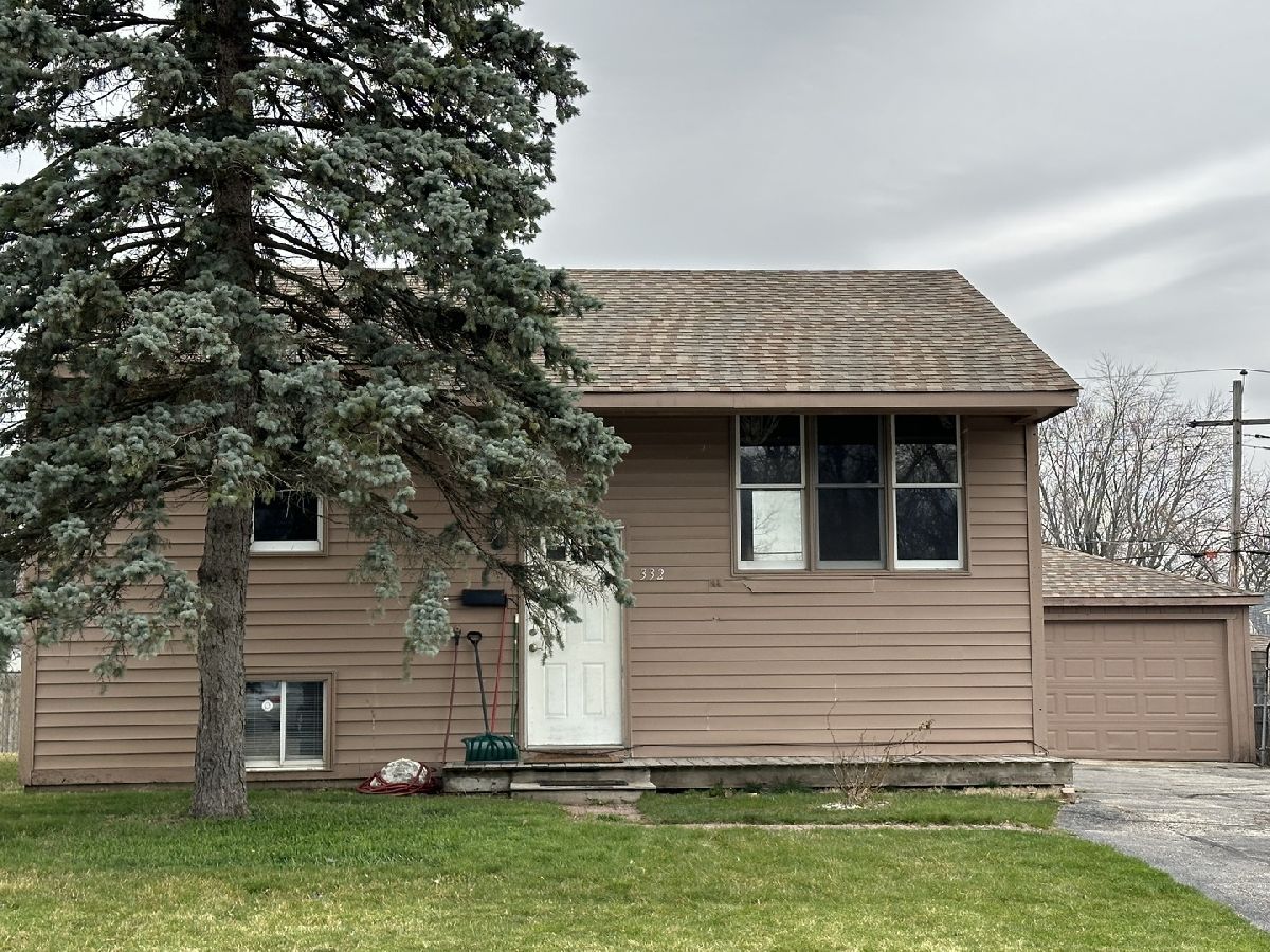Homes Sold Lincolnwood Manor Carpentersville Illinois, 332 Four Winds