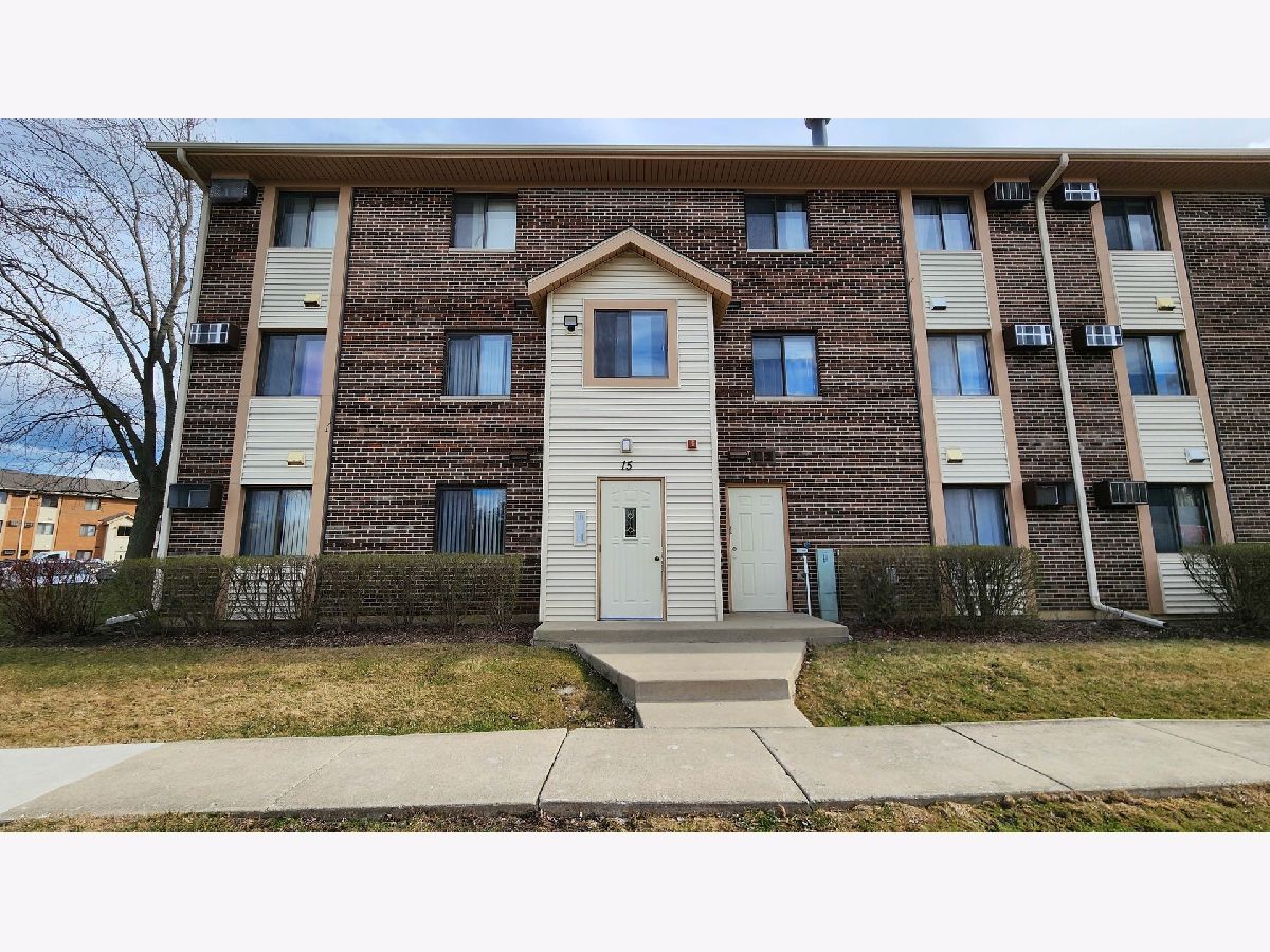 Condominiums Sold Century Park Vernon Hills Illinois, 15 Cedar