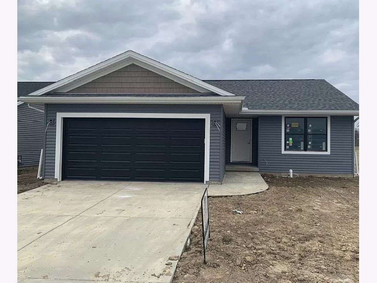  Rented Bloomington Illinois, 35 Winding