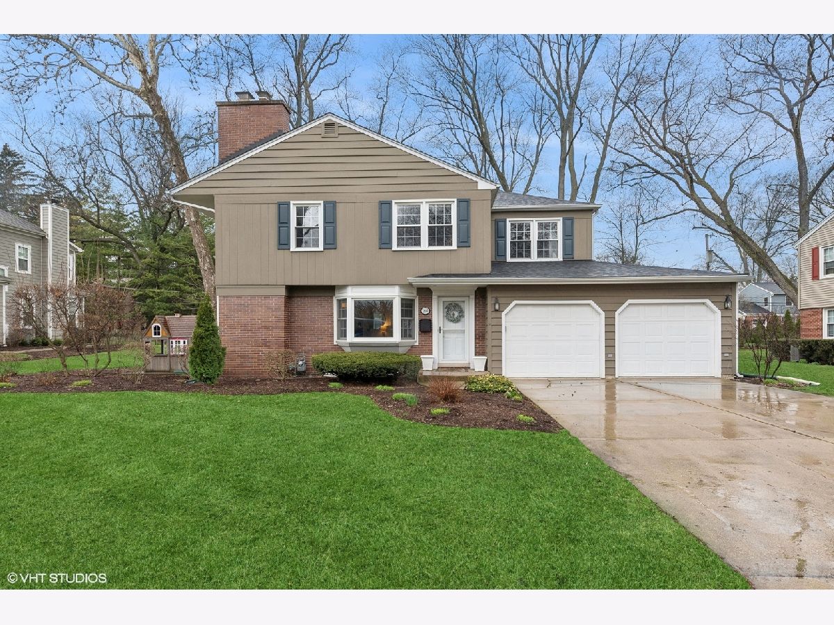 Homes & Townhomes & Condos Sold Stonegate Arlington Heights Illinois, 210 Stratford