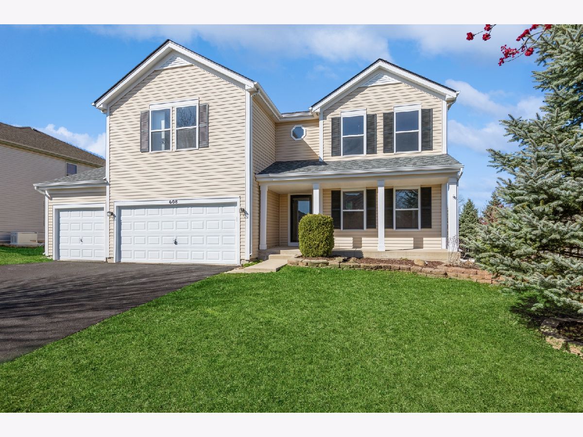 Homes Sold Doral Ridge Estates Marengo Illinois, 608 Sara