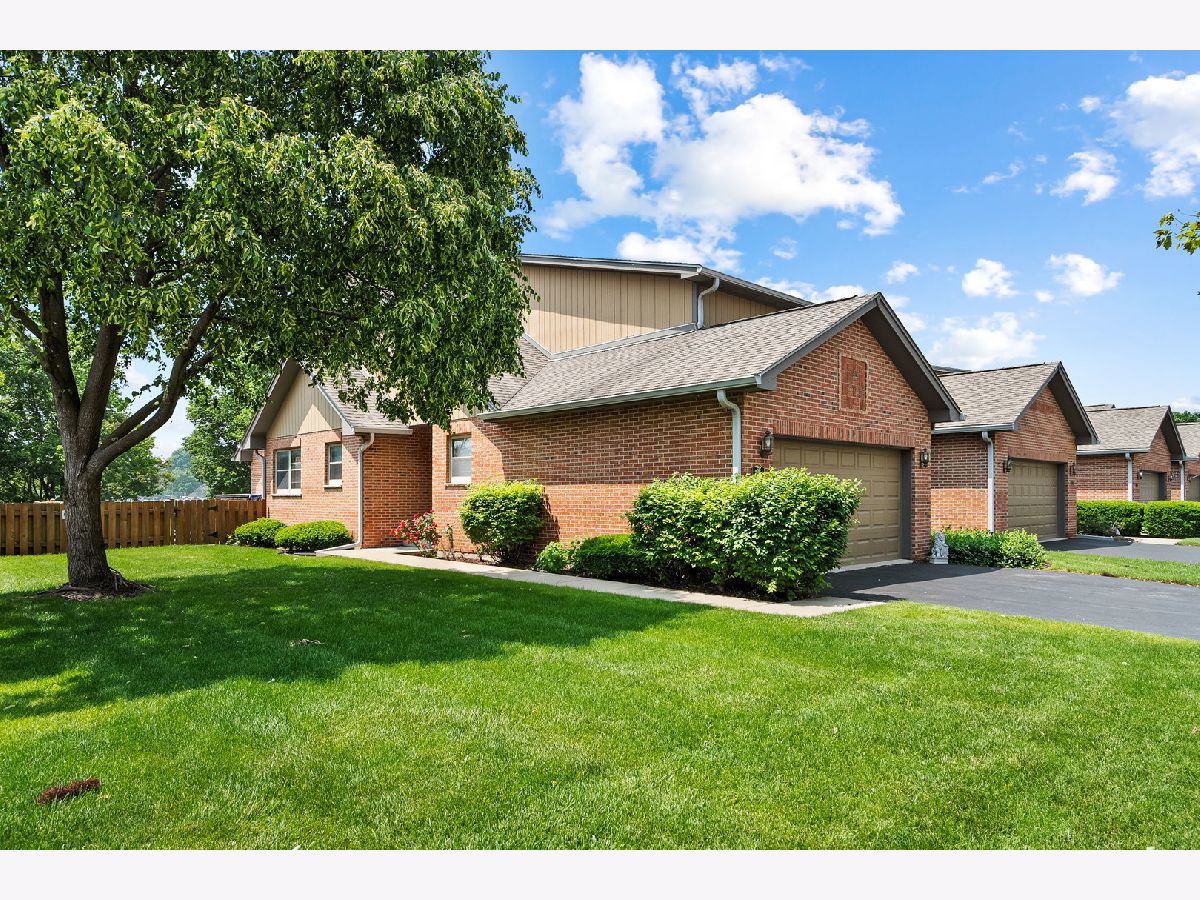 Townhomes Sold On The Park Bloomingdale Illinois, 182 Ashley