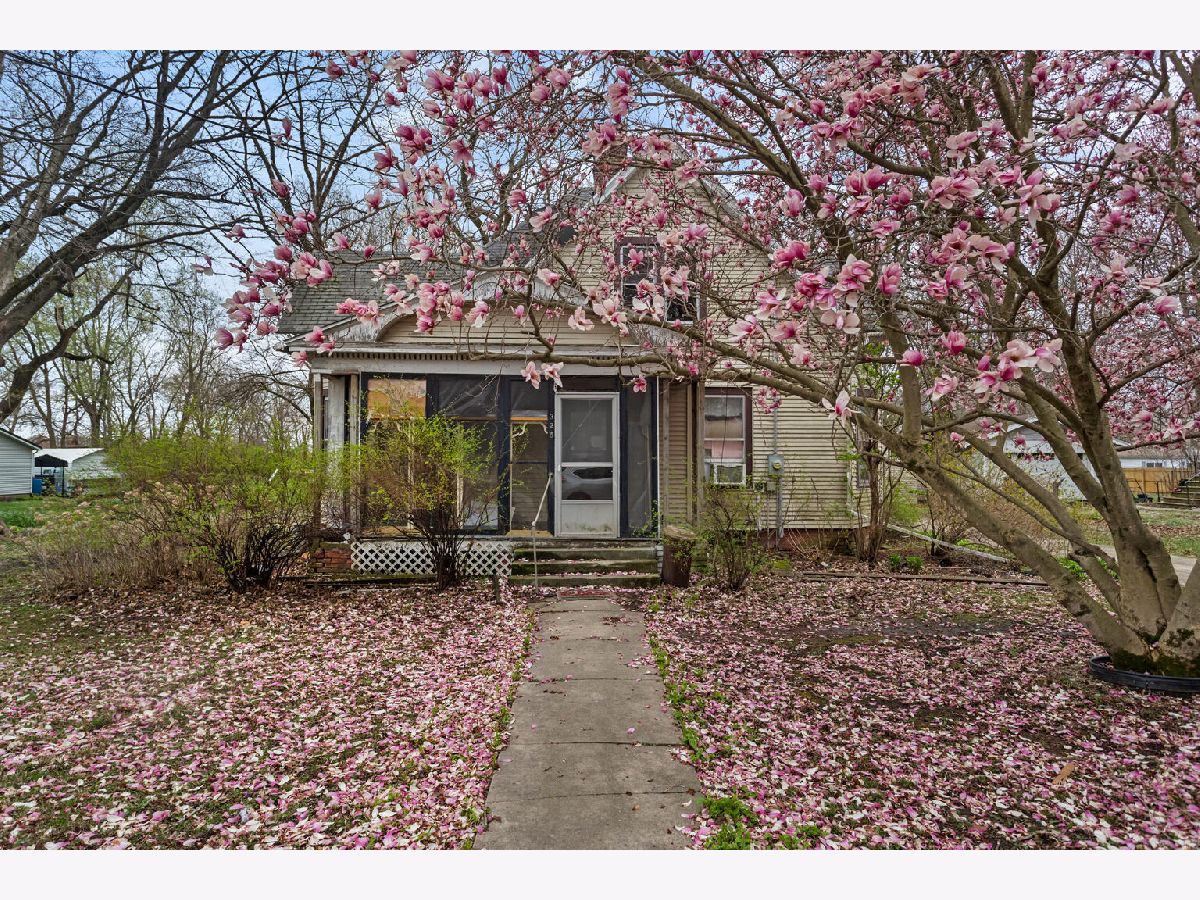  Sold De Land Illinois, 325 3rd