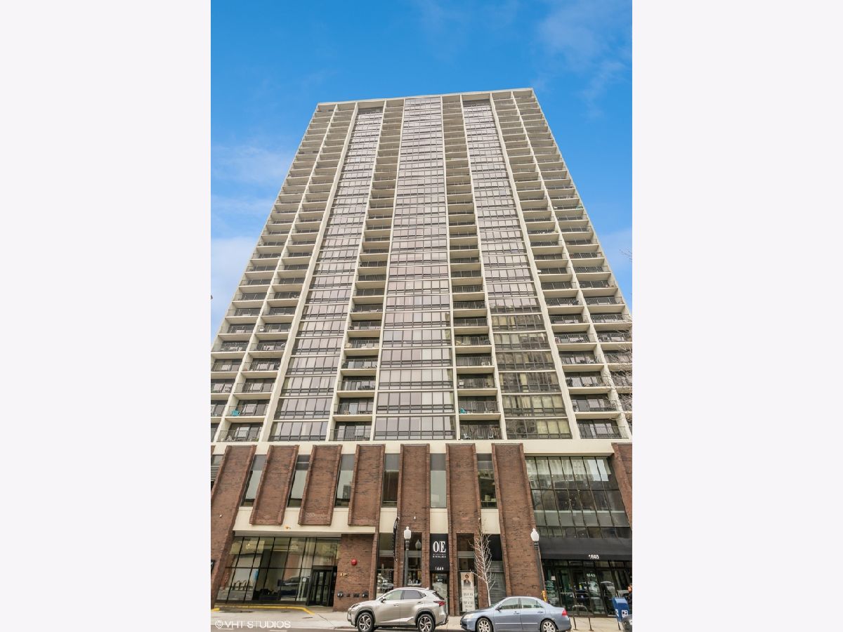Condominiums Sold Americana Towers Chicago Illinois, 1636 Wells