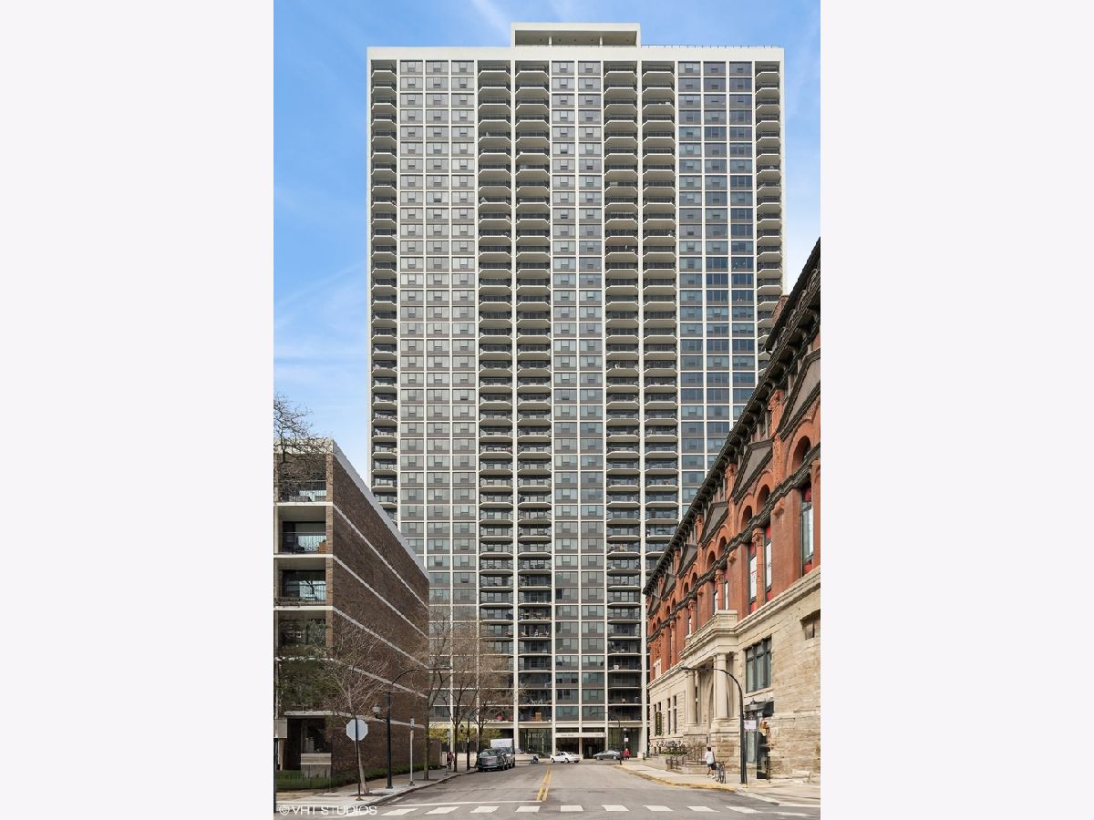 Condominiums Sold James House Chicago Illinois, 1560 Sandburg